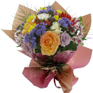 BQ-55CO: Buquê com mix de flores da época colorida