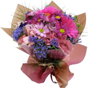 BQ-11 LI: Buquê com mix de flores da época em lilás